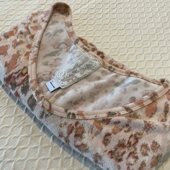 Sadie and Sage Long sleeve loose fitting/sweater. Lightweight. Pink/tan/brown. S - Picture 6 of 12